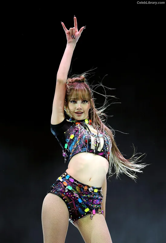 Lisa  BLΛƆKPIИK (Blackpink) photo 9 of 6190