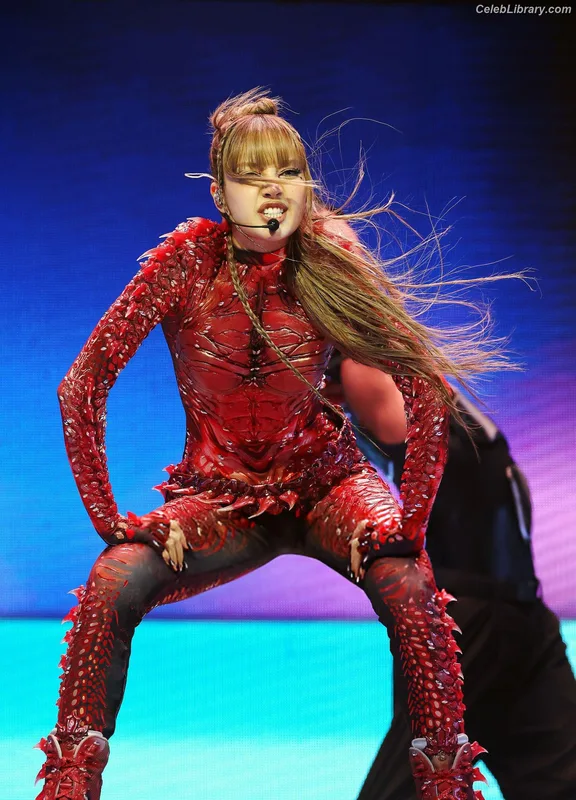 Lisa  BLΛƆKPIИK (Blackpink) photo 17 of 6190