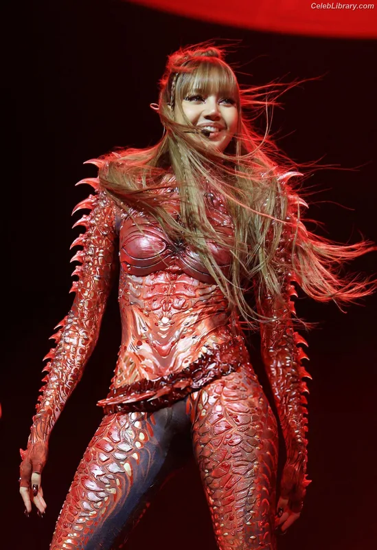 Lisa  BLΛƆKPIИK (Blackpink) photo 22 of 6190