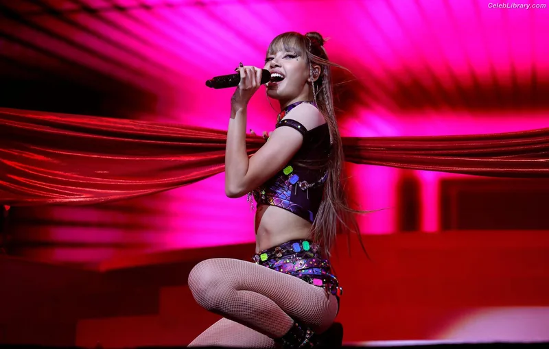Lisa  BLΛƆKPIИK (Blackpink) photo 3 of 6190
