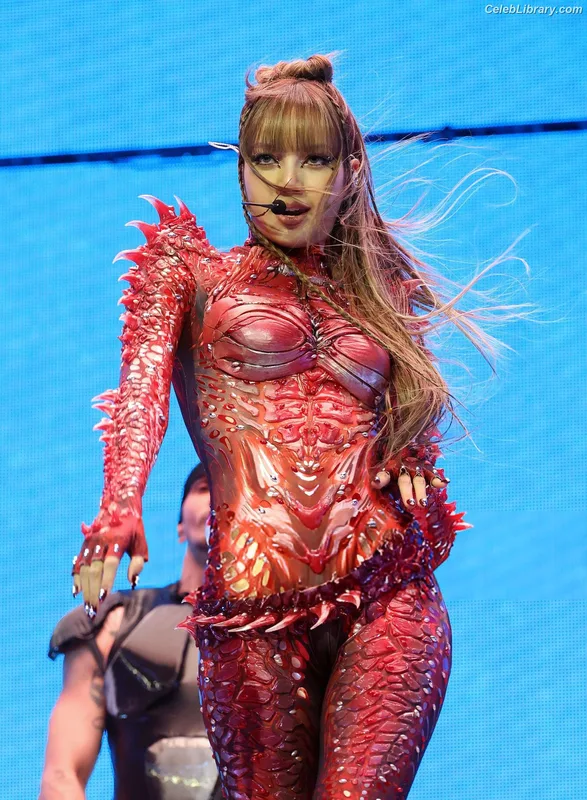 Lisa  BLΛƆKPIИK (Blackpink) photo 14 of 6190