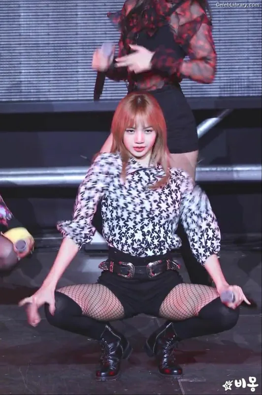 Lisa  BLΛƆKPIИK (Blackpink) photo 11 of 6190