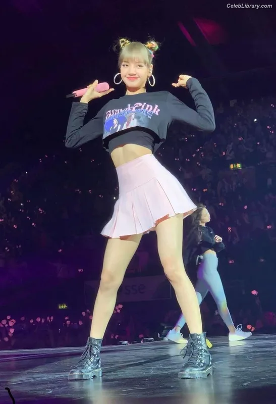 Lisa  BLΛƆKPIИK (Blackpink) photo 15 of 6190