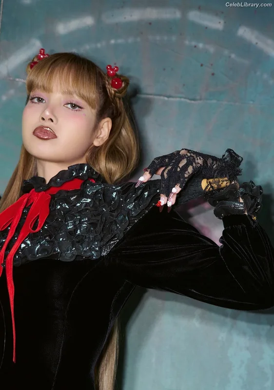 Lisa  BLΛƆKPIИK (Blackpink) photo 24 of 6190