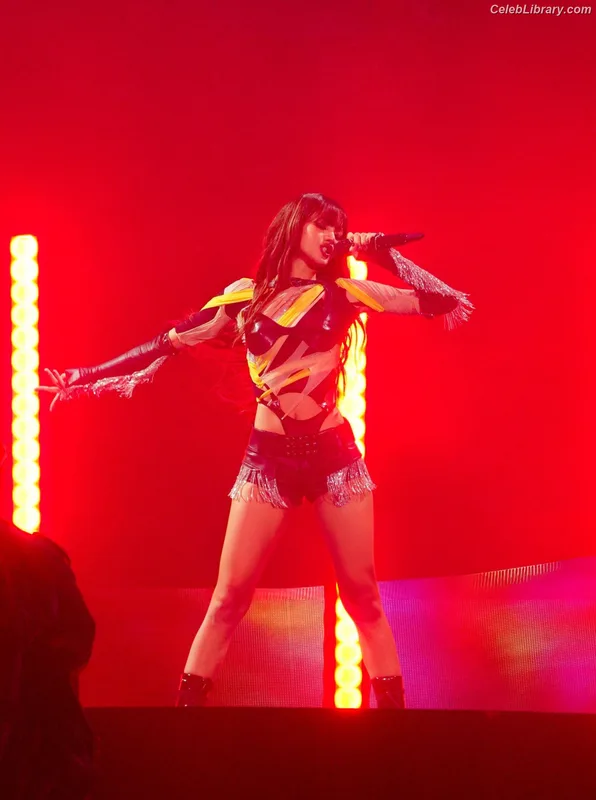 Lisa  BLΛƆKPIИK (Blackpink) photo 2 of 6190