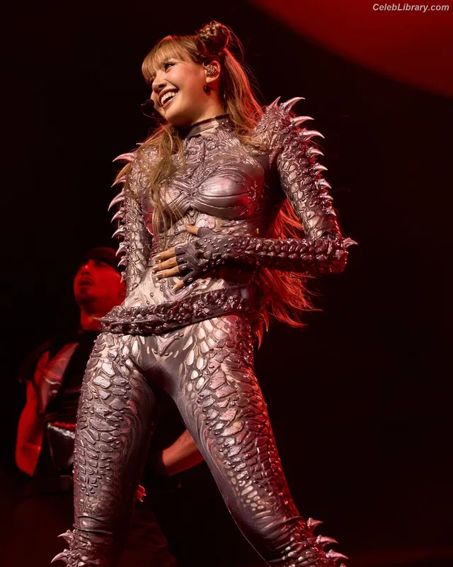 Lisa  BLΛƆKPIИK (Blackpink) photo 21 of 6190