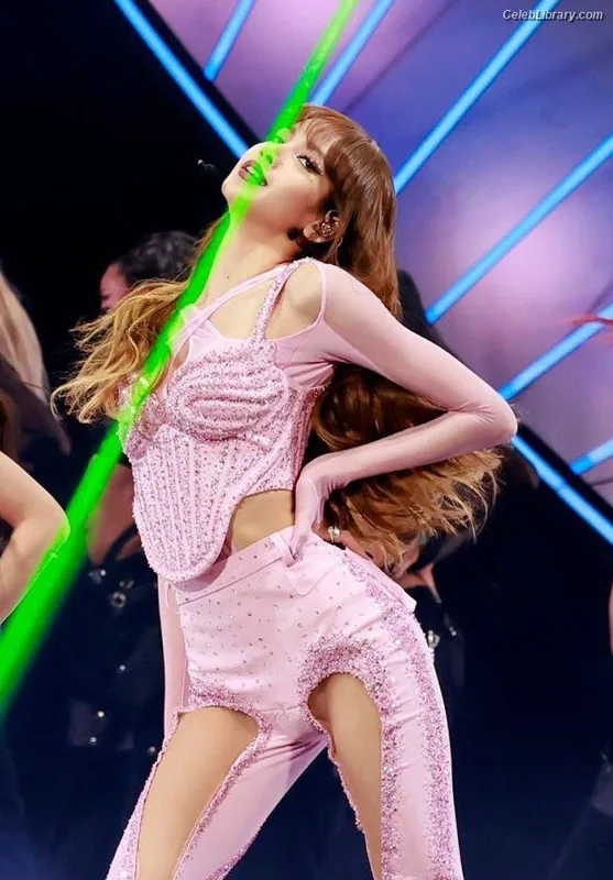 Lisa  BLΛƆKPIИK (Blackpink) photo 22 of 6190