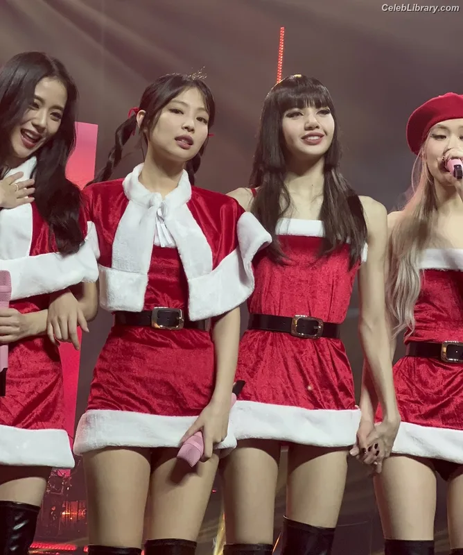 Lisa  BLΛƆKPIИK (Blackpink) photo 15 of 6190