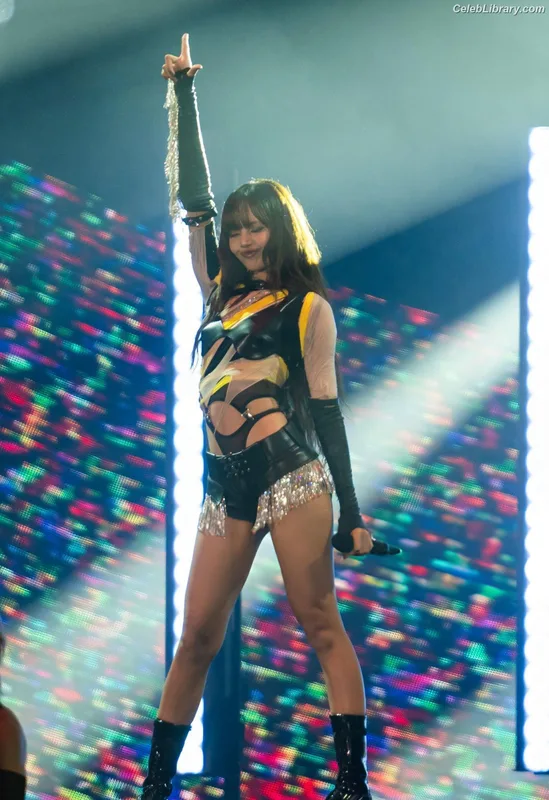 Lisa  BLΛƆKPIИK (Blackpink) photo 19 of 6190