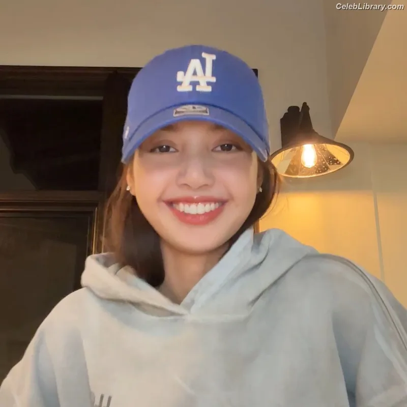 Lisa  BLΛƆKPIИK (Blackpink) photo 13 of 6190