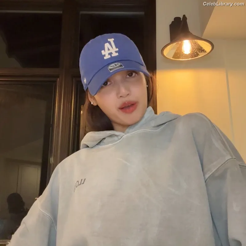 Lisa  BLΛƆKPIИK (Blackpink) photo 17 of 6190