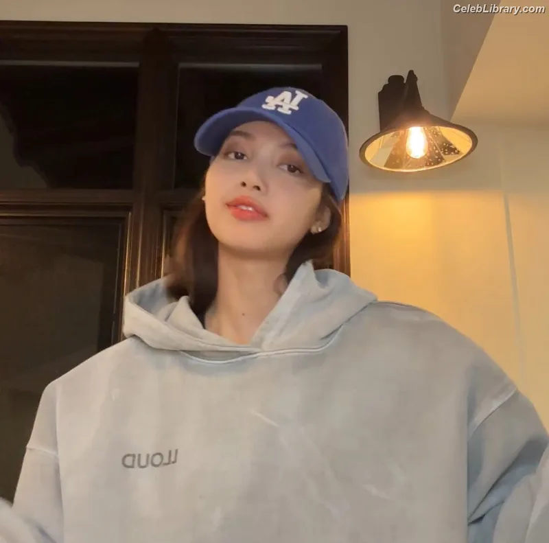 Lisa  BLΛƆKPIИK (Blackpink) photo 18 of 6190