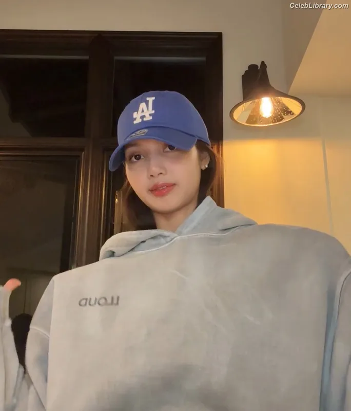 Lisa  BLΛƆKPIИK (Blackpink) photo 20 of 6190