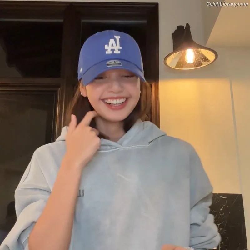 Lisa  BLΛƆKPIИK (Blackpink) photo 22 of 6190