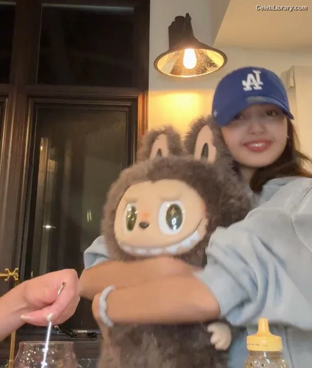 Lisa BLΛƆKPIИK (Blackpink) photo 1 of 6190