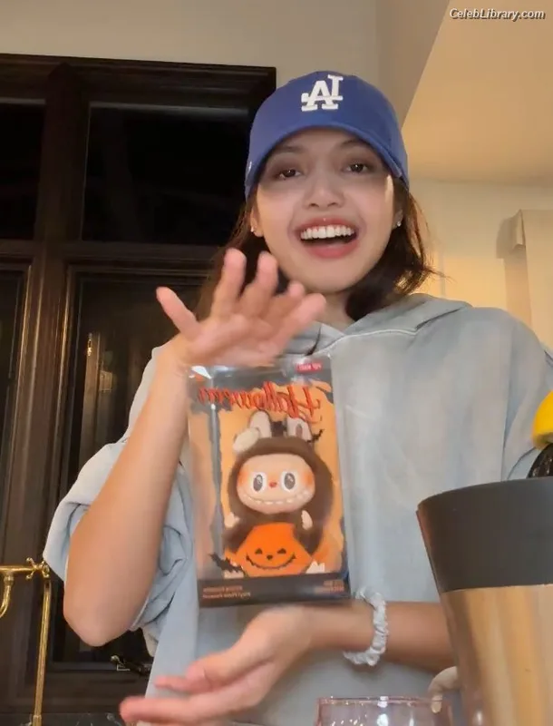 Lisa BLΛƆKPIИK (Blackpink) photo 10 of 6190