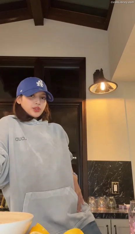 Lisa BLΛƆKPIИK (Blackpink) photo 14 of 6190