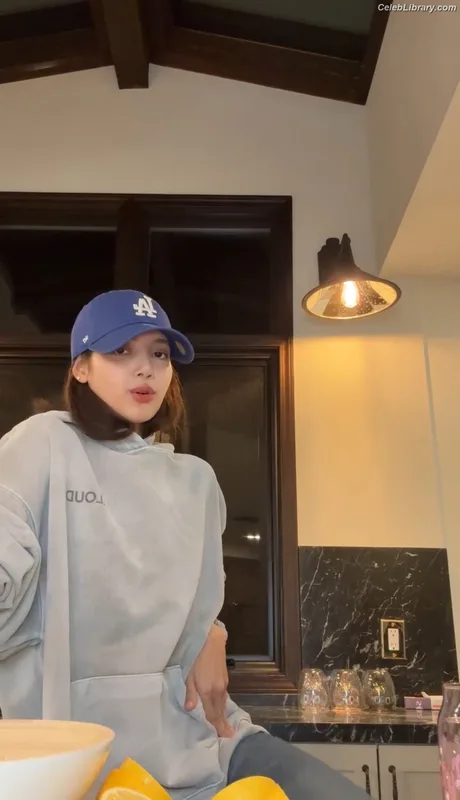 Lisa BLΛƆKPIИK (Blackpink) photo 16 of 6190