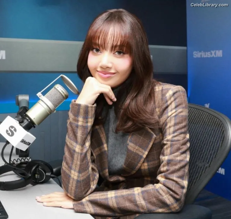 Lisa BLΛƆKPIИK (Blackpink) photo 8 of 6190
