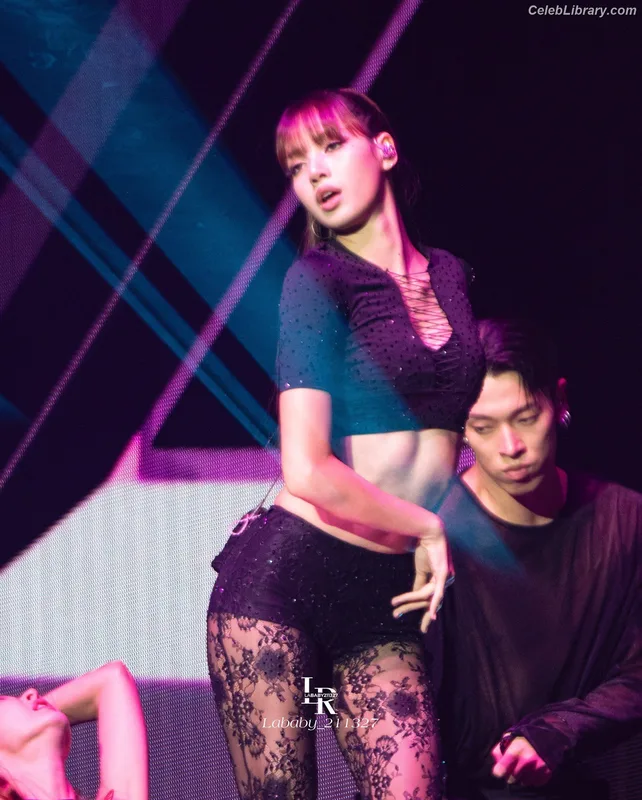 Lisa BLΛƆKPIИK (Blackpink) photo 21 of 6190