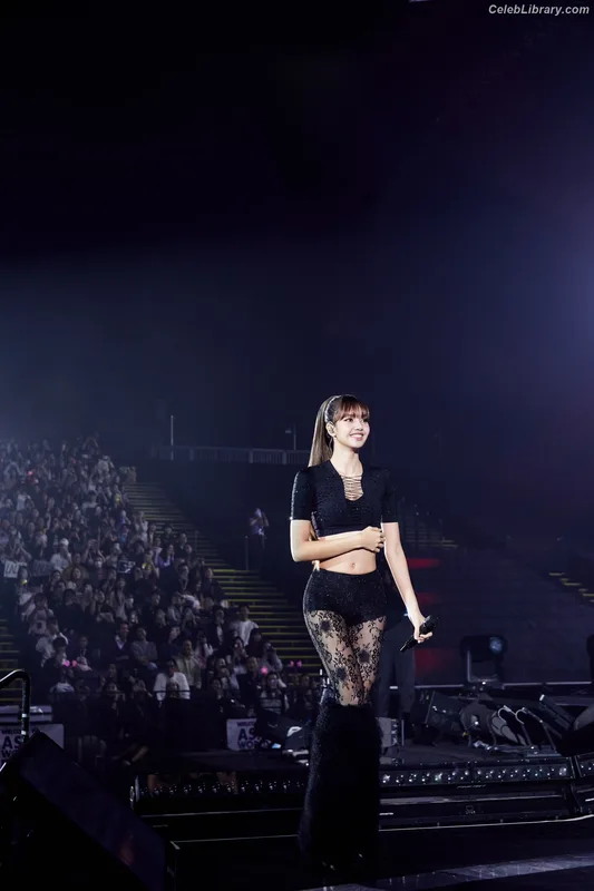 Lisa BLΛƆKPIИK (Blackpink) photo 1 of 6190