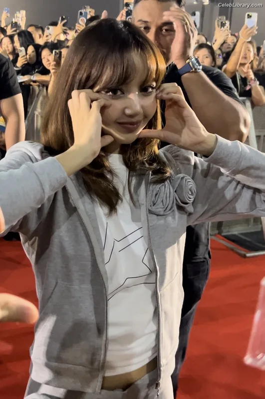 Lisa BLΛƆKPIИK (Blackpink) photo 9 of 6190