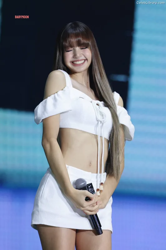 Lisa BLΛƆKPIИK (Blackpink) photo 19 of 6190