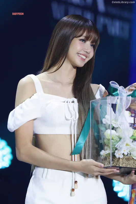 Lisa BLΛƆKPIИK (Blackpink) photo 20 of 6190