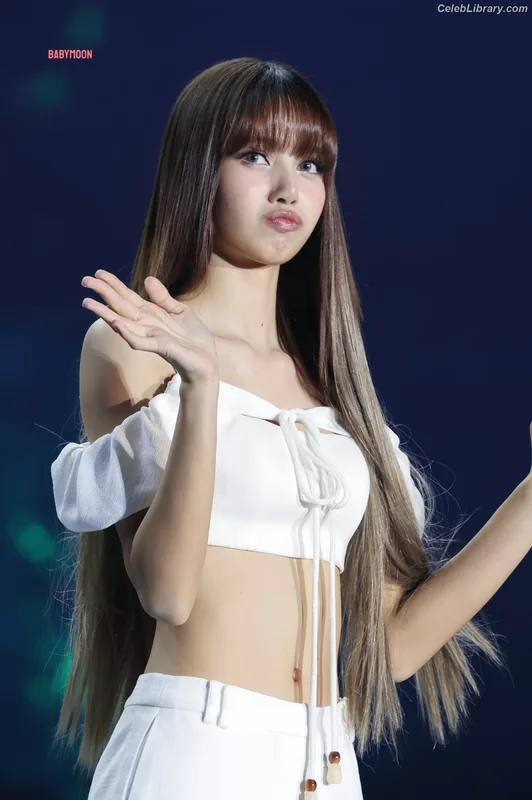 Lisa  BLΛƆKPIИK (Blackpink) photo 2 of 6190