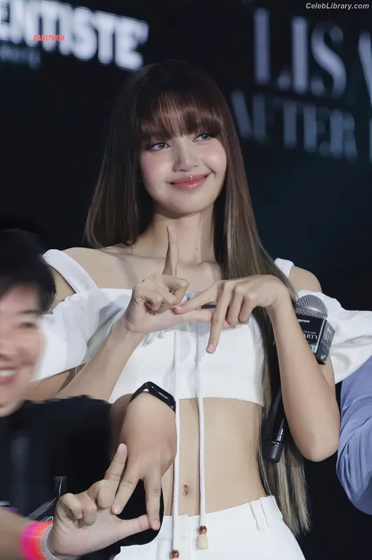 Lisa  BLΛƆKPIИK (Blackpink) photo 3 of 6190