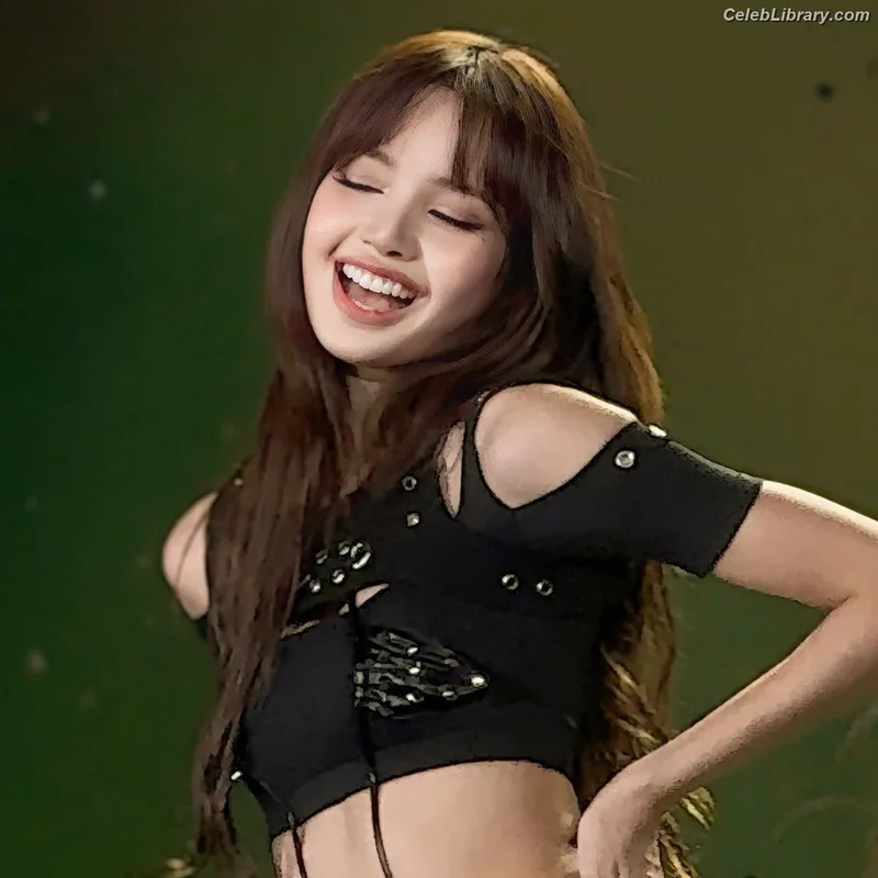 Lisa  BLΛƆKPIИK (Blackpink) photo 17 of 6190