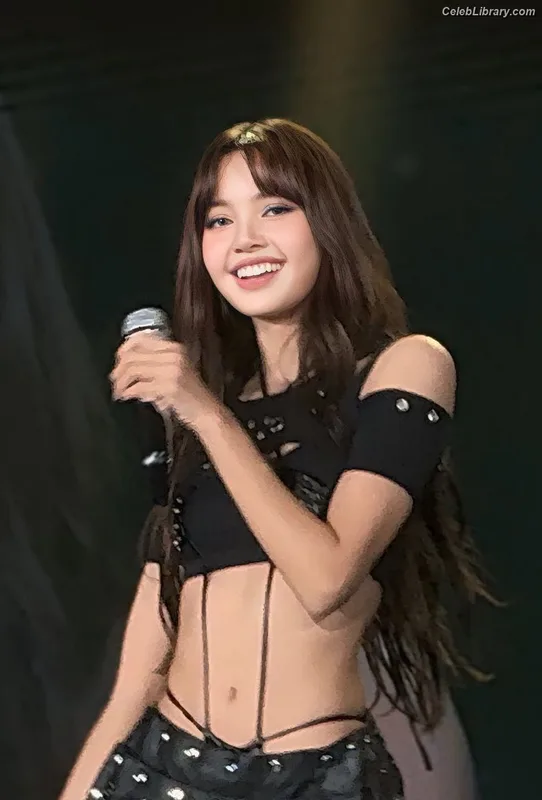Lisa  BLΛƆKPIИK (Blackpink) photo 1 of 6190