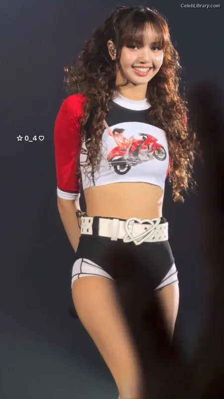 Lisa  BLΛƆKPIИK (Blackpink) photo 6 of 6190