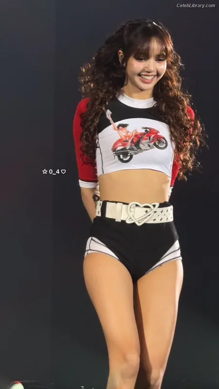 Lisa  BLΛƆKPIИK (Blackpink) photo 7 of 6190