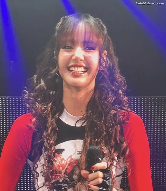 Lisa  BLΛƆKPIИK (Blackpink) photo 8 of 6190