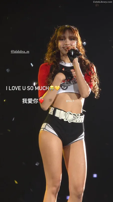 Lisa  BLΛƆKPIИK (Blackpink) photo 12 of 6190