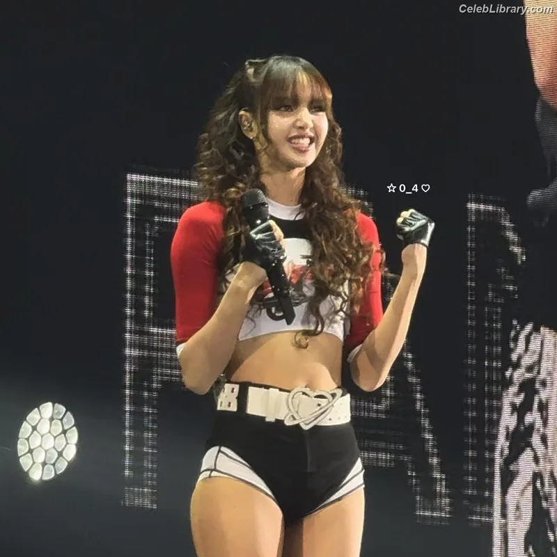 Lisa  BLΛƆKPIИK (Blackpink) photo 13 of 6190