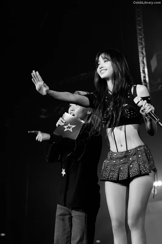 Lisa  BLΛƆKPIИK (Blackpink) photo 19 of 6190
