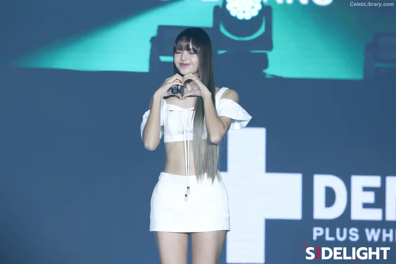 Lisa  BLΛƆKPIИK (Blackpink) photo 22 of 6190