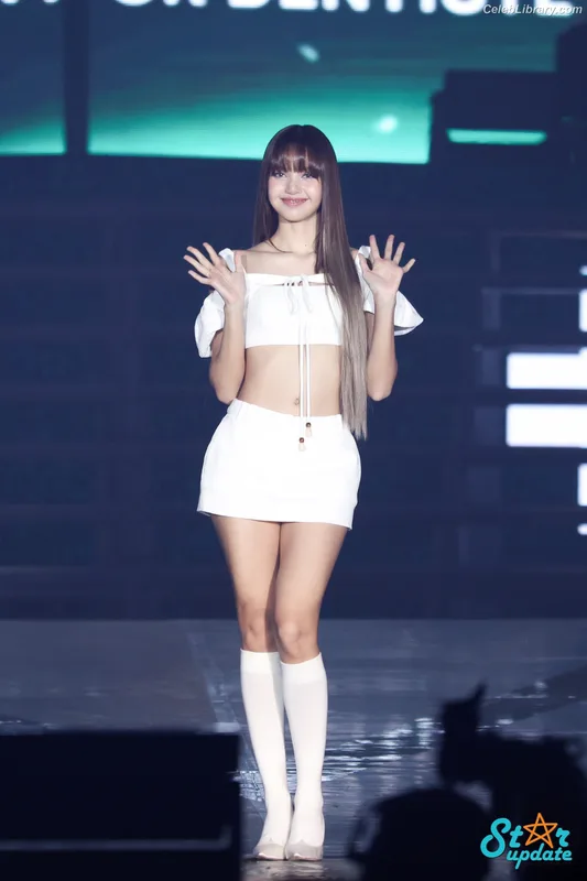 Lisa BLΛƆKPIИK (Blackpink) photo 5 of 6190