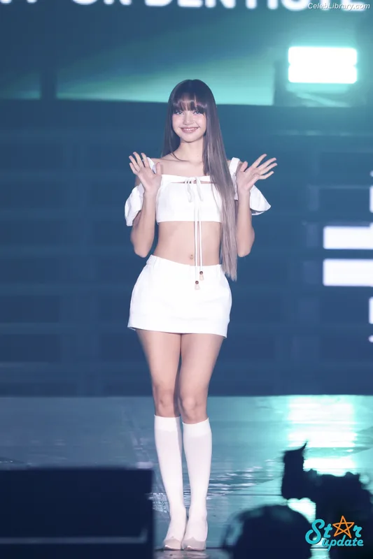Lisa BLΛƆKPIИK (Blackpink) photo 6 of 6190