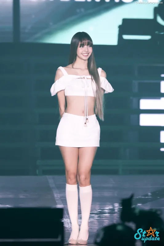 Lisa BLΛƆKPIИK (Blackpink) photo 7 of 6190