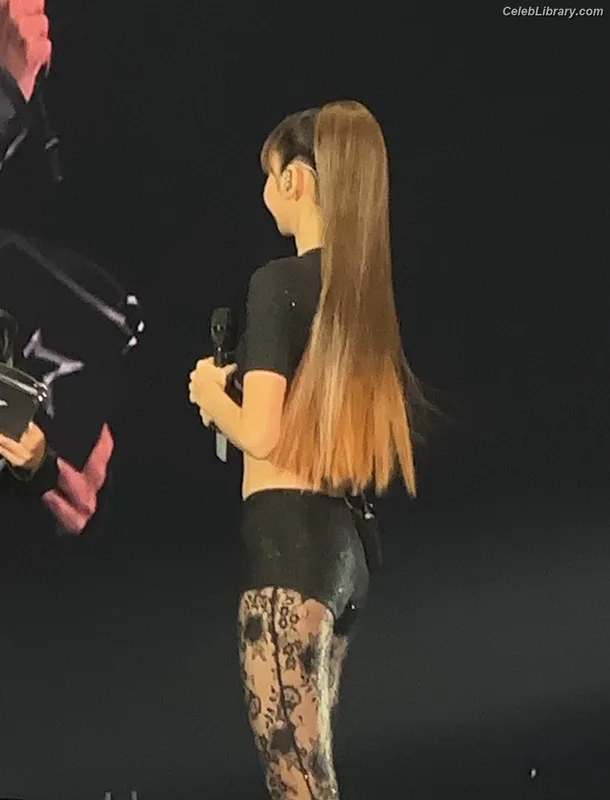 Lisa BLΛƆKPIИK (Blackpink) photo 1 of 6190