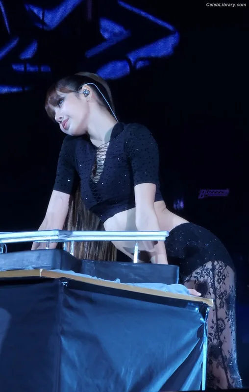 Lisa BLΛƆKPIИK (Blackpink) photo 10 of 6190