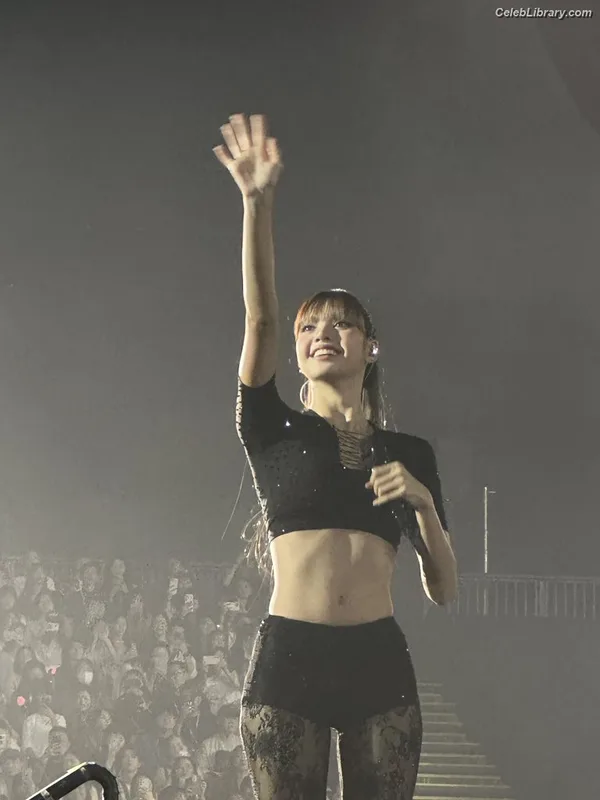 Lisa BLΛƆKPIИK (Blackpink) photo 15 of 6190