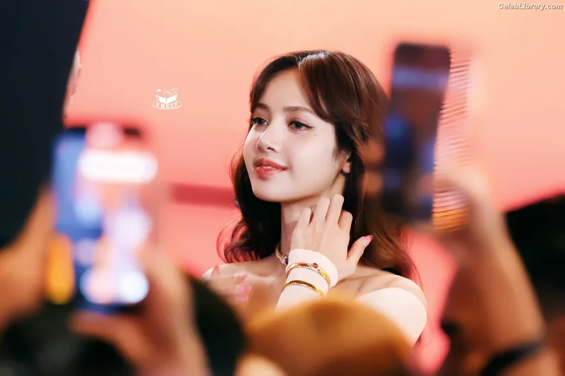 Lisa  BLΛƆKPIИK (Blackpink) photo 20 of 6190