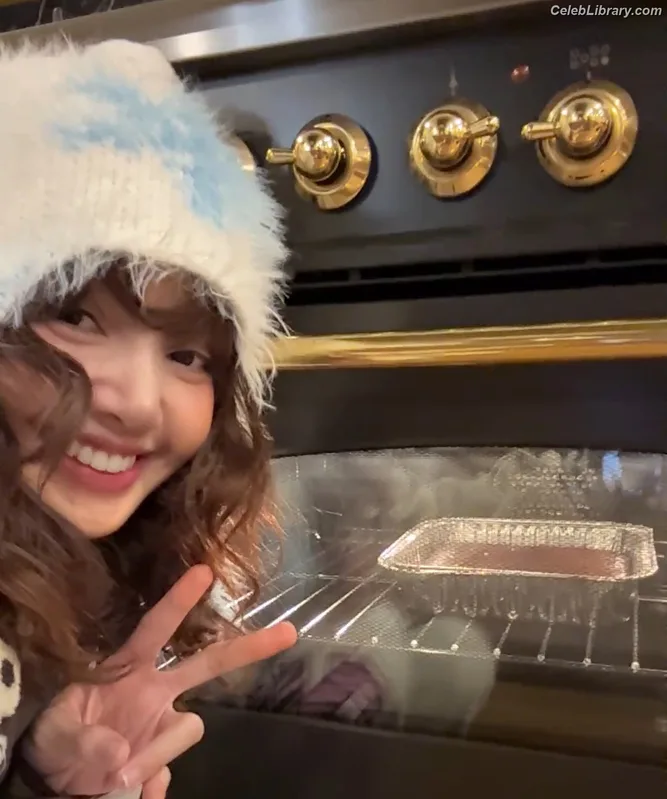 Lisa  BLΛƆKPIИK (Blackpink) photo 10 of 6190
