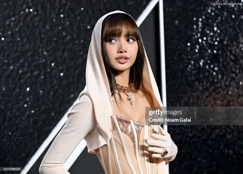 Lisa  BLΛƆKPIИK (Blackpink) photo 1 of 6190