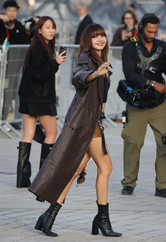Lisa  BLΛƆKPIИK (Blackpink) photo 2 of 6190