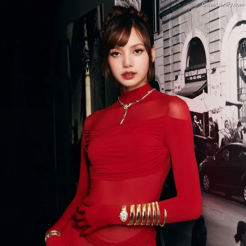 Lisa  BLΛƆKPIИK (Blackpink) photo 15 of 6190